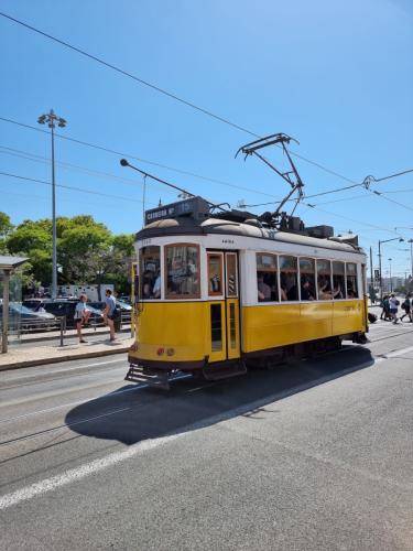 Το χαρακτηριστικό τραμ της Λισαβόνας